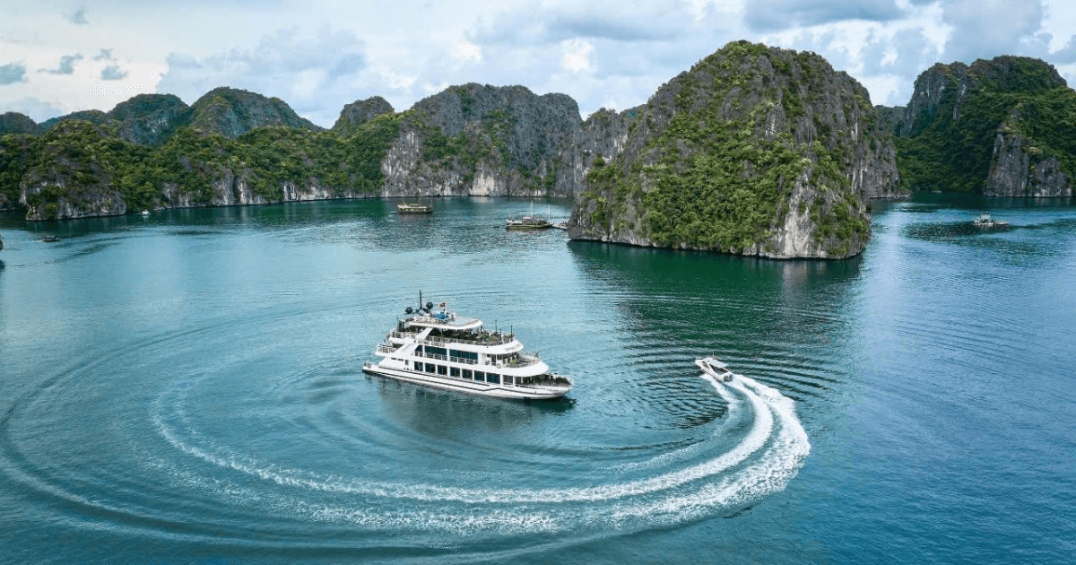 Activités dans la baie de Lan Ha