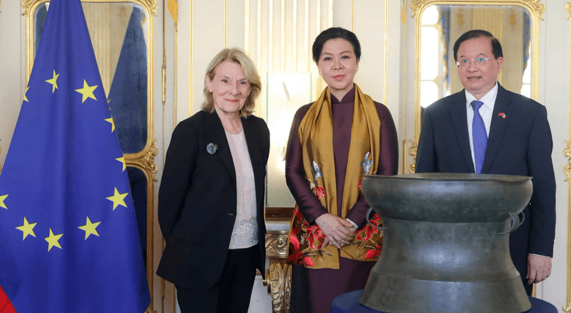 La France restitue au Vietnam un tambour de Dong Son vieux de plus de 2 000 ans