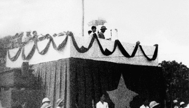 Le président Hô Chi Minh a lu la Déclaration d'indépendance le 2 septembre 1945 sur la place Ba Dinh
