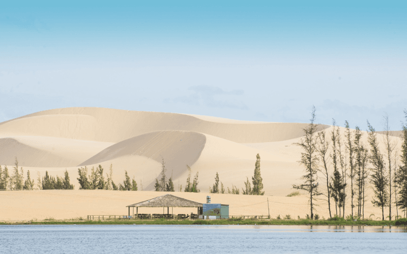 Dunes blanches de Mui Ne : un désert au cœur du Vietnam